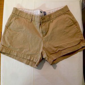 Khaki short shorts